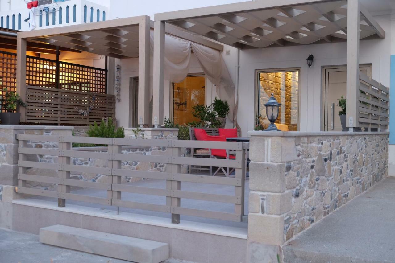 On The Water Lodging 2 Apartment Falasarna Exterior photo
